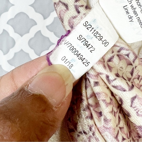 EUC Athleta Aqualuxe Print High Neck Keyhole Bikini Top in  Kitten Kisses - Picture 10 of 10